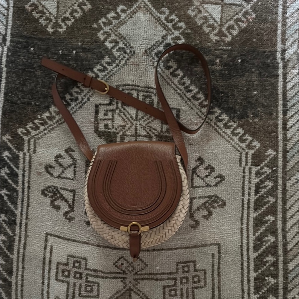 Chloé Marcie Raffia Logo Detailed Crossbody Bag - Picture 6 of 11